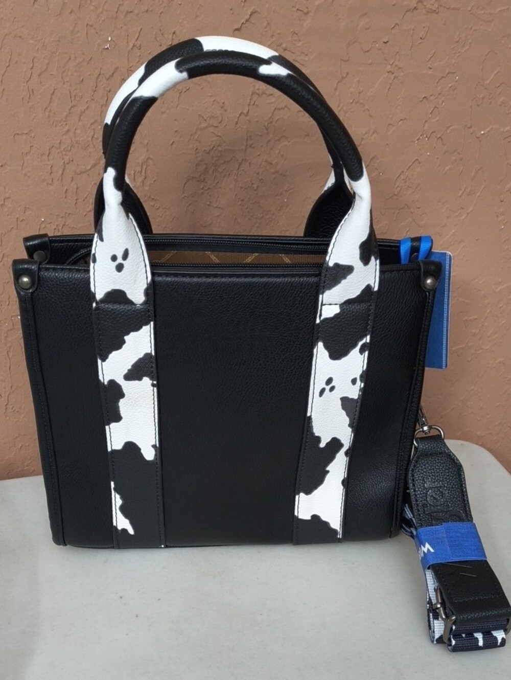 NWT Wrangler Western Black Tote with White Cow-Print Handles & Crossbody Strap - Picture 7 of 10